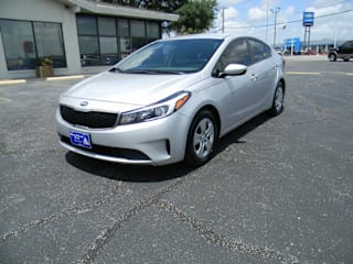 2017 Kia Forte LX 3KPFK4A78HE082022 2017 Kia Forte LX
