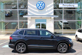 2018 Volkswagen Tiguan 2.0T SEL 4Motion 3VV2B7AX2JM069344 2018 Volkswagen Tiguan 2.0T SEL 4Motion