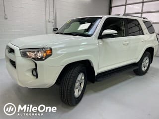 2018 Toyota 4Runner SR5 JTEBU5JR3J5575555 2018 Toyota 4Runner SR5