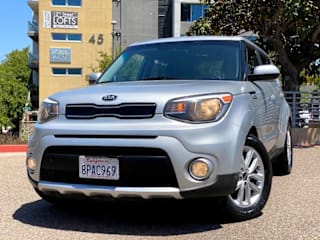 2018 Kia Soul + KNDJP3A52J7600359 2018 Kia Soul +
