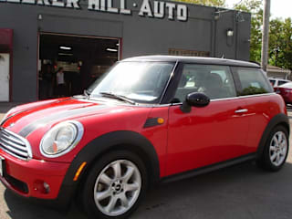 2010 MINI Cooper Base WMWMF3C53ATZ67000 2010 MINI Cooper Base