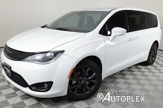 2019 Chrysler Pacifica Touring Plus 2C4RC1FG8KR720650 2019 Chrysler Pacifica Touring Plus