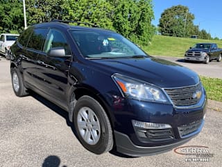 2016 Chevrolet Traverse LS 1GNKRFKD8GJ155005 2016 Chevrolet Traverse LS