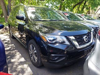2019 Nissan Pathfinder S 5N1DR2MM7KC590257 2019 Nissan Pathfinder S