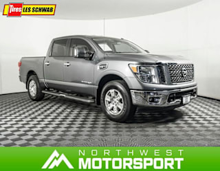 2017 Nissan Titan SV 1N6AA1E5XHN520875 2017 Nissan Titan SV