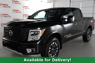 2018 Nissan Titan PRO-4X 1N6AA1E5XJN525063 2018 Nissan Titan PRO-4X