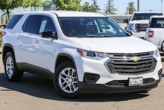 2018 Chevrolet Traverse LS 1GNERFKW8JJ184770 2018 Chevrolet Traverse LS