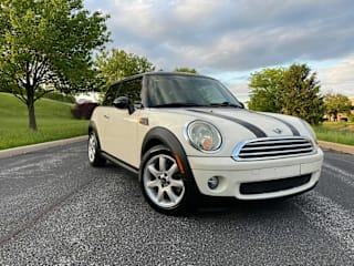 2009 MINI Cooper Base WMWMF33559TU70784 2009 MINI Cooper Base