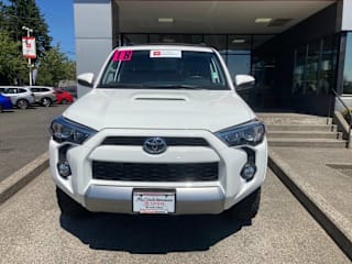 2018 Toyota 4Runner TRD Off-Road Premium JTEBU5JR7J5589457 2018 Toyota 4Runner TRD Off-Road Premium