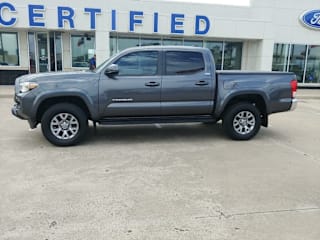 2017 Toyota Tacoma SR5 V6 5TFAZ5CNXHX045447 2017 Toyota Tacoma SR5 V6
