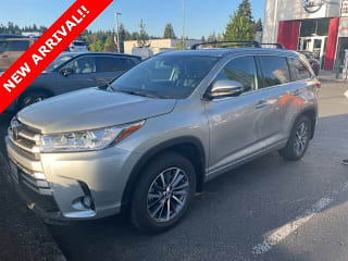 2018 Toyota Highlander XLE 5TDJZRFH3JS828442 2018 Toyota Highlander XLE