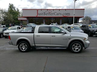 2017 Ram Pickup 1500 Laramie 1C6RR7NT3HS668097 2017 Ram Pickup 1500 Laramie