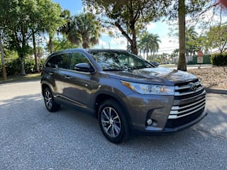 2019 Toyota Highlander 5TDKZRFH1KS558715 2019 Toyota Highlander