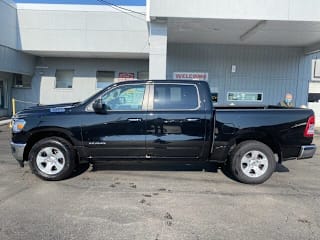 2019 Ram Pickup 1500 1C6RRFFG3KN812328 2019 Ram Pickup 1500
