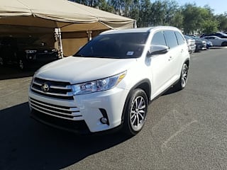 2019 Toyota Highlander XLE 5TDKZRFH6KS562162 2019 Toyota Highlander XLE