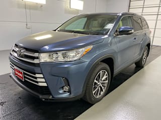 2019 Toyota Highlander XLE 5TDJZRFH2KS715258 2019 Toyota Highlander XLE