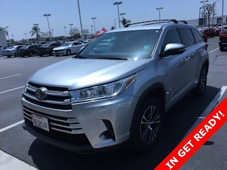 2018 Toyota Highlander LE 5TDZZRFH3JS245310 2018 Toyota Highlander LE