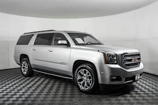 2019 GMC Yukon XL SLT 1500 1GKS2GKC8KR317756 2019 GMC Yukon XL SLT 1500