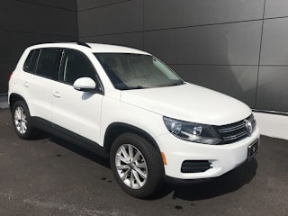 2018 Volkswagen Tiguan Limited 2.0T 4Motion WVGBV7AXXJK002886 2018 Volkswagen Tiguan Limited 2.0T 4Motion