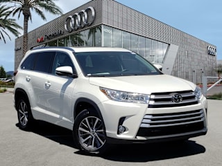 2018 Toyota Highlander XLE 5TDKZRFH7JS541495 2018 Toyota Highlander XLE