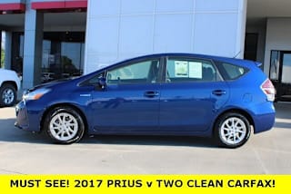2017 Toyota Prius v Two JTDZN3EU4HJ058513 2017 Toyota Prius v Two