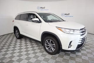 2019 Toyota Highlander XLE 5TDJZRFH0KS592348 2019 Toyota Highlander XLE