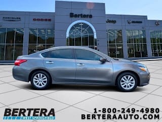 2017 Nissan Altima 1N4AL3AP5HN365884 2017 Nissan Altima