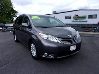 2017 Toyota Sienna XLE 8-Passenger 5TDYZ3DC2HS787976 2017 Toyota Sienna XLE 8-Passenger