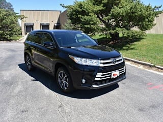 2019 Toyota Highlander XLE 5TDJZRFH7KS959567 2019 Toyota Highlander XLE