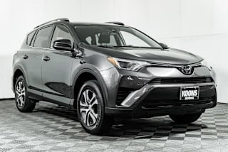 2018 Toyota RAV4 LE JTMBFREV1JJ214796 2018 Toyota RAV4 LE