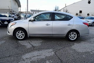 2019 Nissan Versa SV 3N1CN7AP2KL820673 2019 Nissan Versa SV