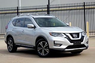 2017 Nissan Rogue 5N1AT2MVXHC881051 2017 Nissan Rogue