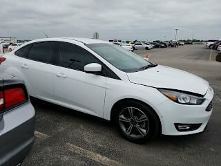 2018 Ford Focus SE 1FADP3FE8JL302997 2018 Ford Focus SE