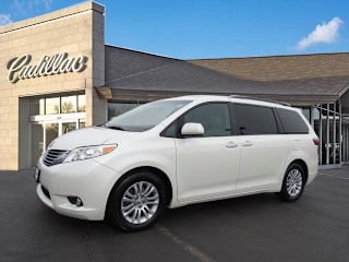 2017 Toyota Sienna XLE 8-Passenger 5TDYZ3DC0HS772151 2017 Toyota Sienna XLE 8-Passenger