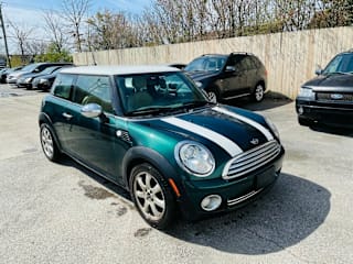 2010 MINI Cooper Base WMWMF3C55ATU76895 2010 MINI Cooper Base