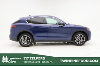 2018 Alfa Romeo Stelvio Base ZASFAKAN2J7B59518 2018 Alfa Romeo Stelvio Base