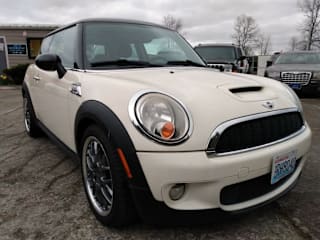 2010 MINI Cooper WMWMF7C50ATZ73716 2010 MINI Cooper