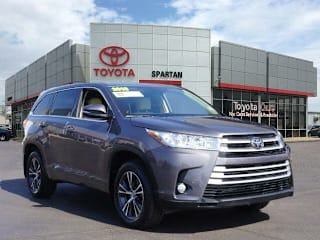 2018 Toyota Highlander LE 5TDBZRFH6JS820209 2018 Toyota Highlander LE