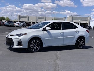 2018 Toyota Corolla SE 5YFBURHE5JP813858 2018 Toyota Corolla SE