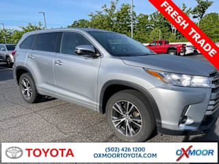 2018 Toyota Highlander LE 5TDZARFH8JS037768 2018 Toyota Highlander LE