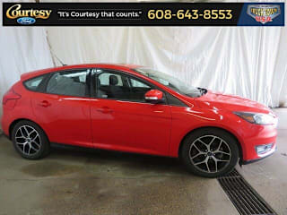 2017 Ford Focus SEL 1FADP3M28HL222019 2017 Ford Focus SEL