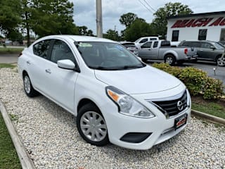 2016 Nissan Versa 1.6 S 3N1CN7AP3GL857450 2016 Nissan Versa 1.6 S