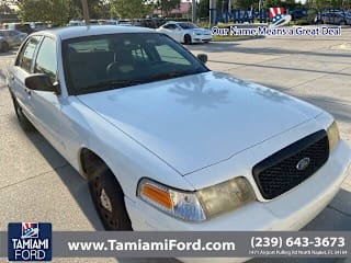 2004 Ford Crown Victoria 2FAFP71W44X138011 2004 Ford Crown Victoria