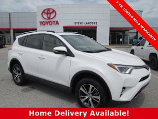 2018 Toyota RAV4 XLE JTMWFREV5JJ186504 2018 Toyota RAV4 XLE