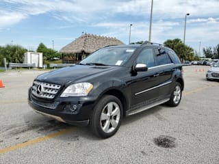 2010 Mercedes-Benz M-Class ML 350 4JGBB5GB4AA599743 2010 Mercedes-Benz M-Class ML 350