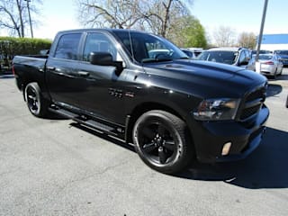 2018 Ram Pickup 1500 Express 1C6RR7KT1JS260725 2018 Ram Pickup 1500 Express