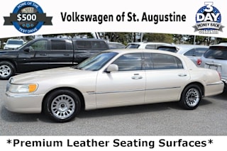 2000 Lincoln Town Car Cartier 1LNHM83W9YY906758 2000 Lincoln Town Car Cartier