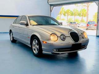 Jaguar S-Type R (2002-2007) : entre tradition et férocité, dès 10