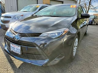 2017 Toyota Corolla LE 5YFBURHE3HP663212 2017 Toyota Corolla LE