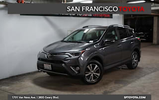 2018 Toyota RAV4 XLE 2T3RFREV2JW743061 2018 Toyota RAV4 XLE